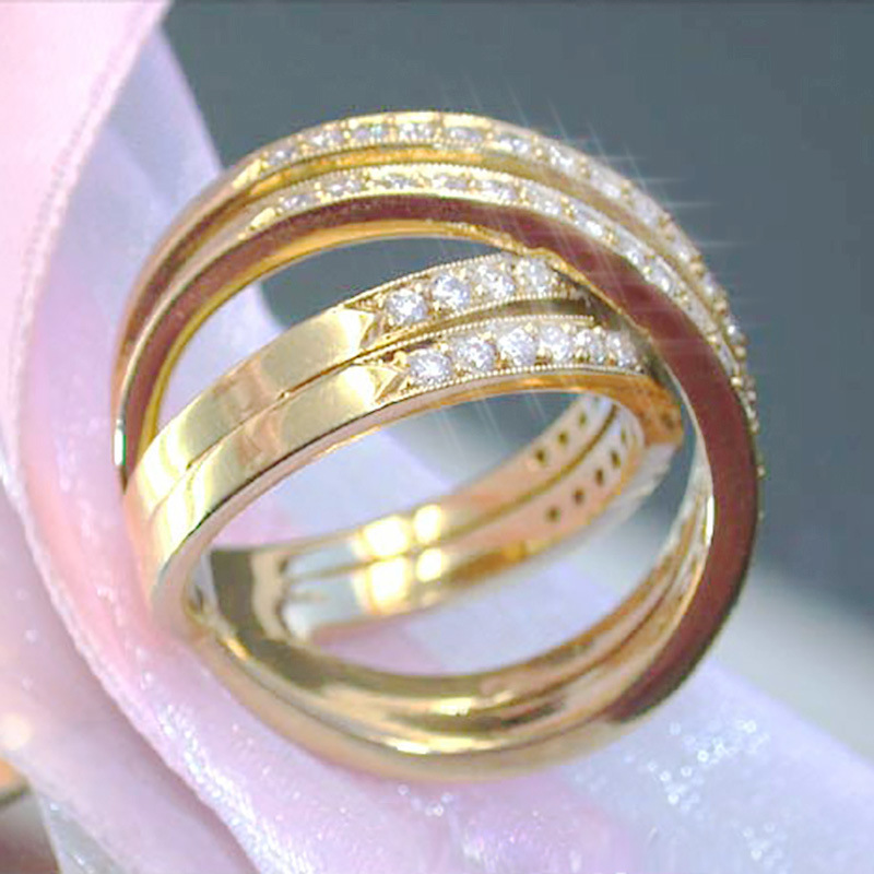 Bague de luxe en cuivre et zircons incrustés à double rangée pour femme