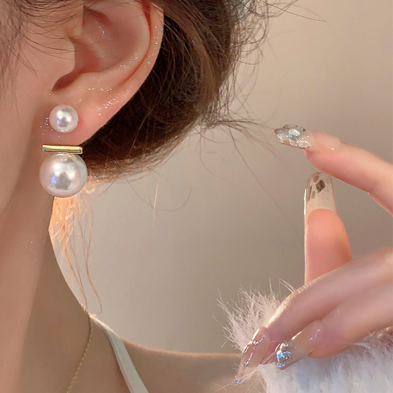 Boucles d'oreilles en argent avec perles de luxe pour femmes – Image 4